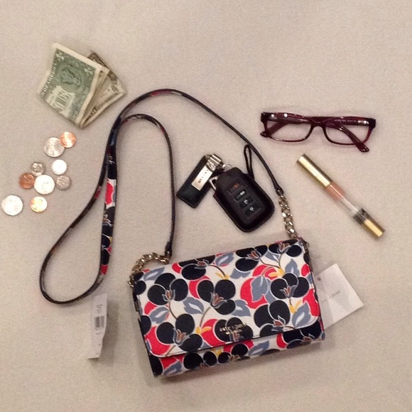 kate spade Handbags - 💐HP 6/27 wardrobe Must Haves small flap crossbody